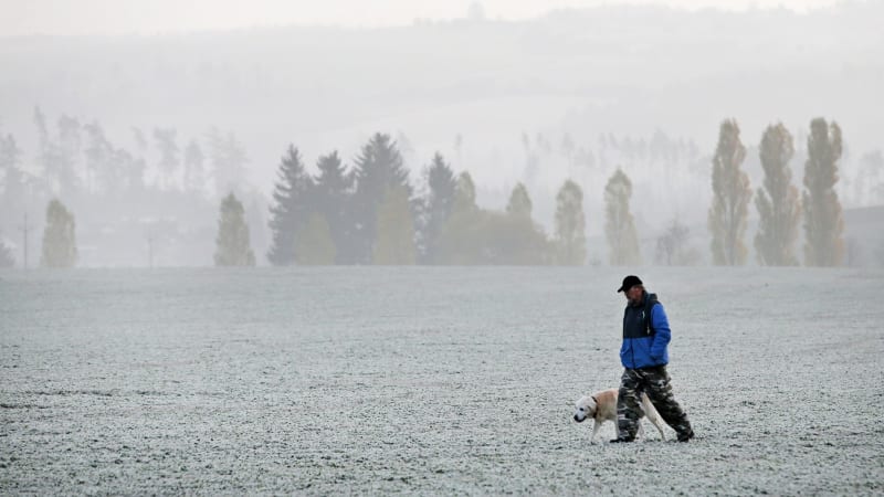 Sledujte RADAR: O víkendu se prudce ochladí, v noci bude mrznout. Pak přijde obrat
