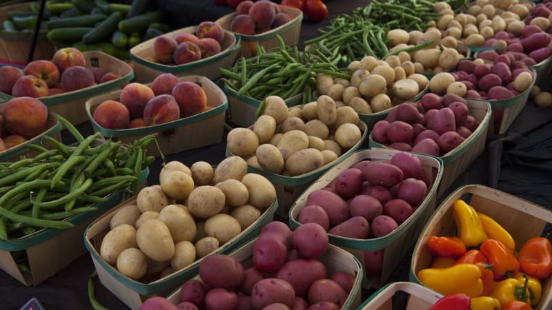 Poznejte klíč k dlouhověkosti. Podle lékařů nezačíná v posilovně, zásadní je střevo