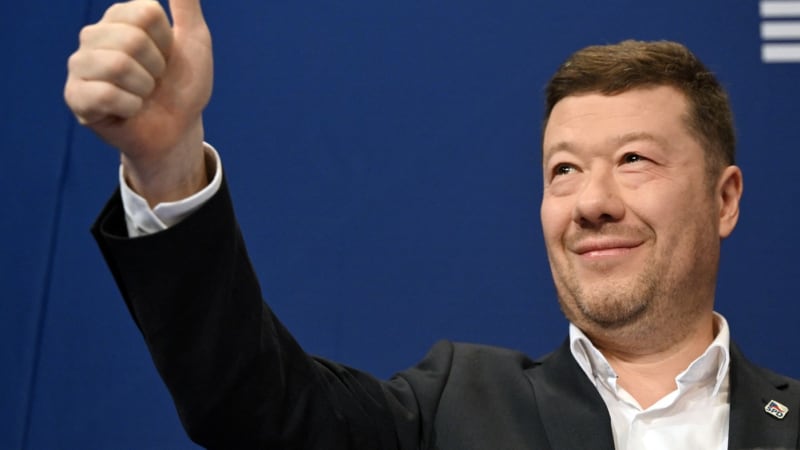 Nemůže nás vést popírač holokaustu, zlobí se končící vláda. Apeluje na svědomí kolegů z ANO