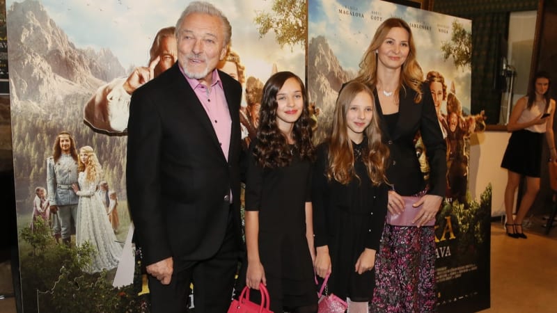 Zákulisí pohádky Když draka bolí hlava: Gott si vybral nečekanou roli, na dcery byl pyšný