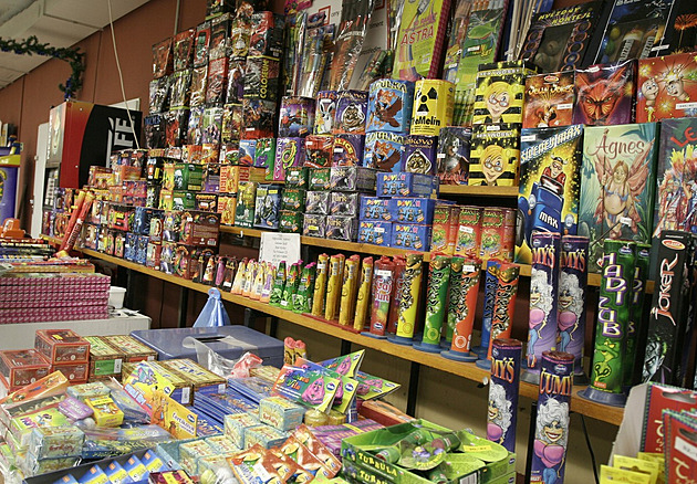 ČOI uzavřela stánek s pyrotechnikou v Ústí, prodejce skladoval výbušniny nad limit