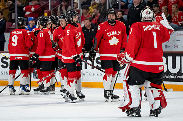 Kanadští junioři přejeli na MS Slováky 7:1, Finové vyřadili z boje o medaile Američany