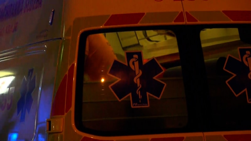 „Prostě šel čumět na ohňostroj.“ Svědek popsal chování řidiče, který blokoval sanitku v Ostravě