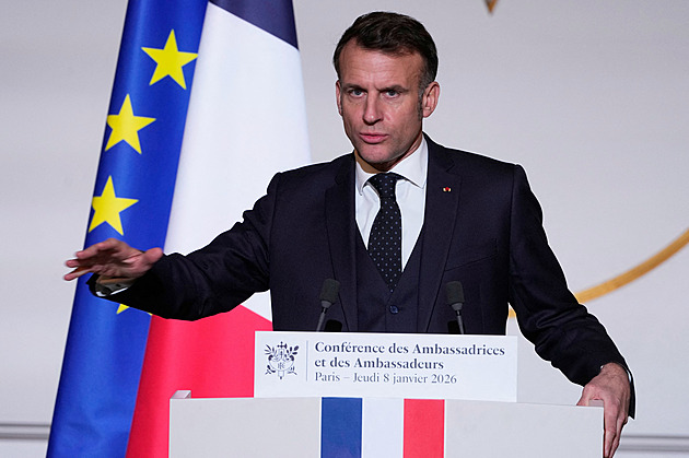 Odmítáme nový kolonialismus, USA se odvracejí od pravidel, prohlásil Macron