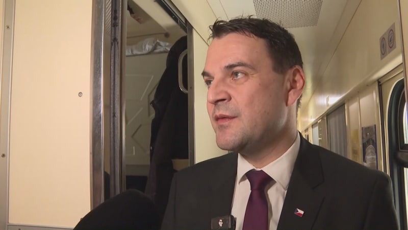 Rusko nás uvítalo raketovými útoky, hlásí Macinka z Kyjeva. Vyjmenoval důvody své návštěvy