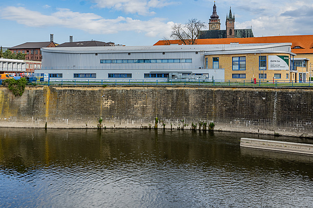 Hradec přemítá, co s hokejovým komplexem. Může i stavět na zelené louce