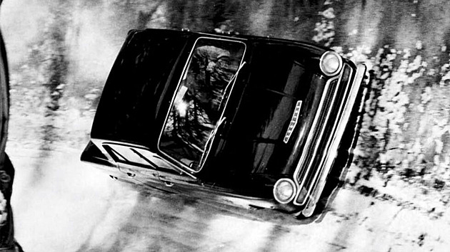 Jak si Ford udělal z olympijské bobovky v Cortině skluzavku pro svou cortinu