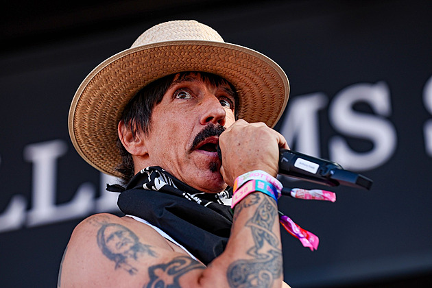 GLOSA: Red Hot Chili Peppers jsou funky mniši na útěku, kteří by uniknout neměli