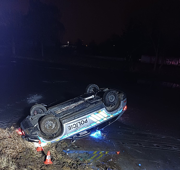 Zemřela jedna z dívek, které se topily ve Vltavě. Druhá je ve vážném stavu