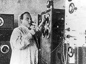 Signál z Prahy až v Liverpoolu? Český rozhlas před 100 lety ohromil Evropu