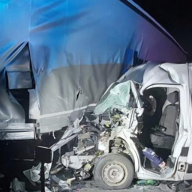 D1 ve směru na Brno uzavřela nehoda kamionu a dodávky, její řidič zemřel