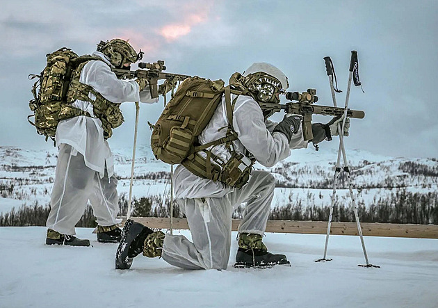 Odstrašit Rusy. Pozornost NATO v Arktidě se obrací ke dvěma klíčovým koridorům