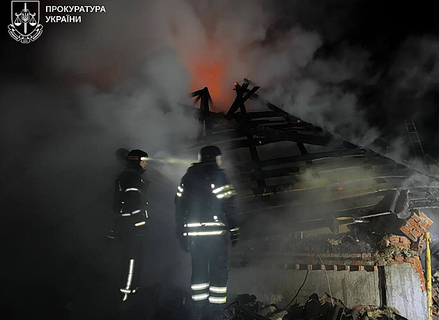 Ruský dron udeřil na dům v Charkovské oblasti, zabil muže a tři batolata
