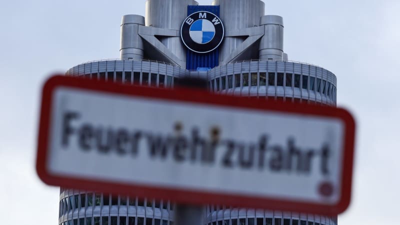 Vozům BMW hrozí požár. Automobilka svolává statisíce majitelů, je třeba vyměnit vadný díl