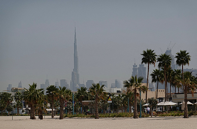 V Dubaji na ni čekaly malé děti, do letadla ji málem nevzali. Češka uvízla v Londýně