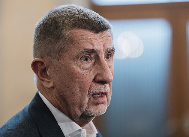 Babiš žádal irského majitele Ryanairu o lety. Hřiba poslal k psychiatrovi