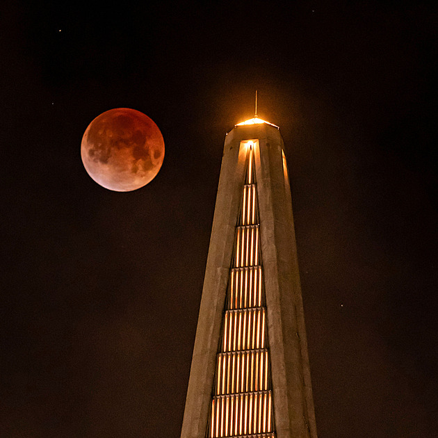 My jsme jej vidět nemohli, ale krvavý Měsíc ohromil miliony lidí