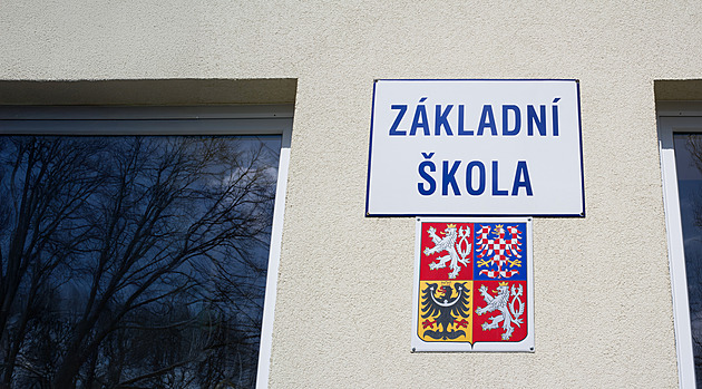 Válka o základku. Starostka se pře s další ředitelkou, vesnici už to stálo miliony