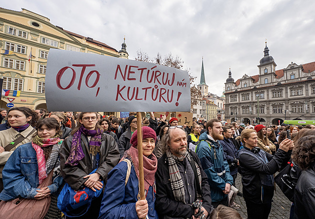 Stovky lidí protestovaly za peníze pro kulturu, koalice o tom jednat odmítla