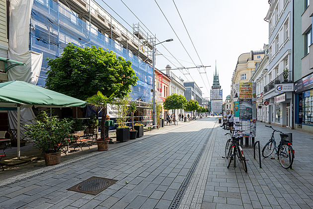 Pardubická třída Míru čeká na další opravu, soud po 11 letech nerozhodl ani o té první
