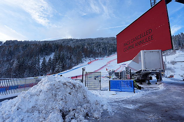 Lyžaři si v Courchevelu nezazávodí vůbec.  Odermatt má glóbus i ze super-G