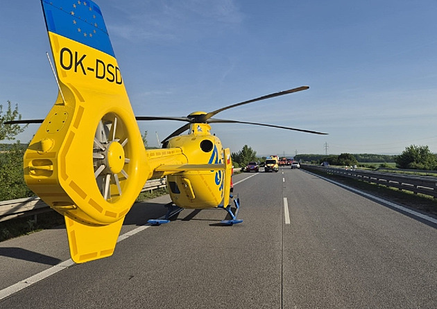 Komplikace na D1 u Lipníka. Po dvojici nehod jsou tři zranění, tvořily se kolony