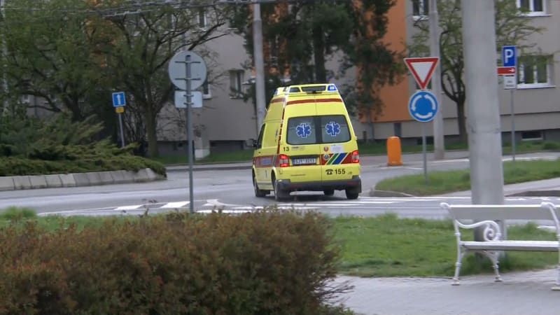 Otrava šesti dětí v Havířově: Skončily na JIP. Spolužák jim hodil prášky do pití, tvrdí rodiče