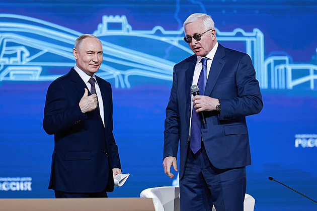 Přispějte na válku, vyzval Putin šéfy firem. Vlastník superjachty slíbil miliardy rublů