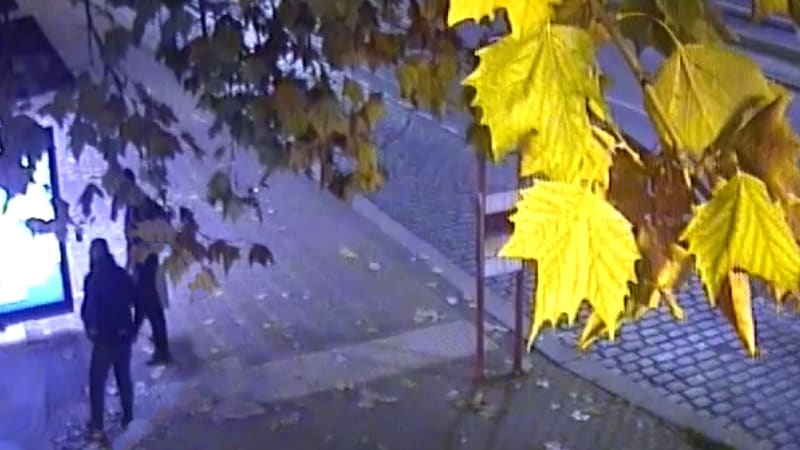 Surový útok v Praze. Agresor srazil muže na zem a přerazil mu čelist, ukazují policejní záběry