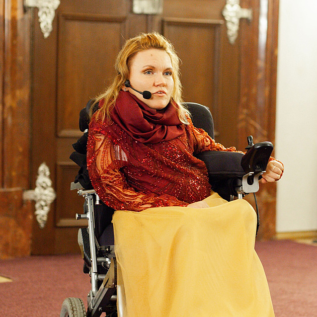 Stát mi dal vyznamenání, ale ne jistotu a podporu, říká Dita o životě s postižením