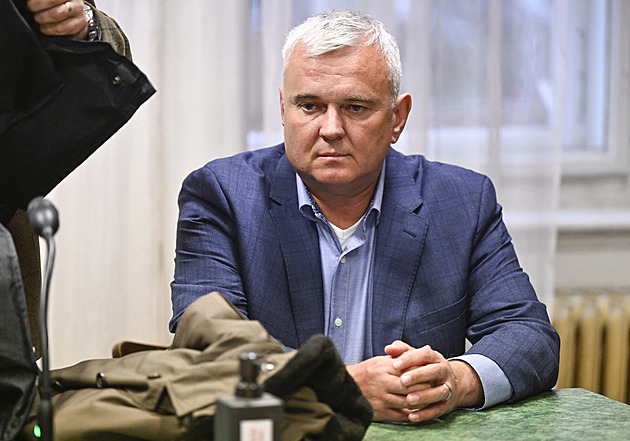 Kauza trafik pro exposlance skončila, soud odmítl stížnost bývalého náměstka Bočka
