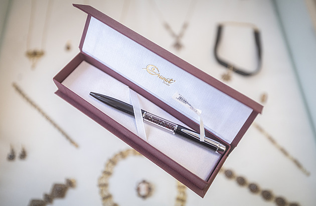 Žádná obyčejná propiska, Pavel nechal v Chile pero plné granátů. Můžete ho mít taky