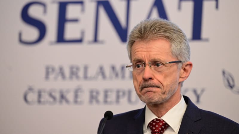 Podraz a nůž do zad. Vystrčil sepsul vládu za odmítnutí letounu k návštěvě Tchaj-wanu