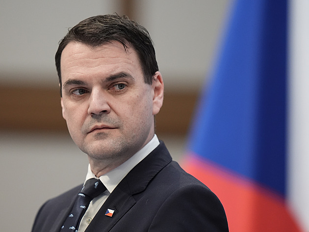 Učil jak na ekologické blokády či sabotáže. Fakulta ho po Macinkově kritice propustila