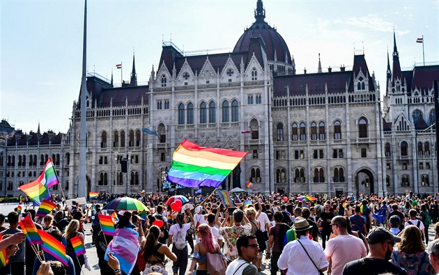 V Maďarsku vzniká Duhová televize. Pomohl jí evropský soud se zákonem proti LGBT+