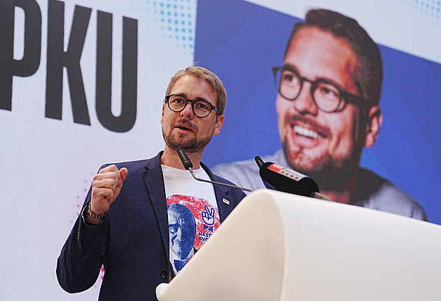 TOP 09 chce, aby se mohlo volit už od šestnácti let. Do Senátu chce Šarapatku