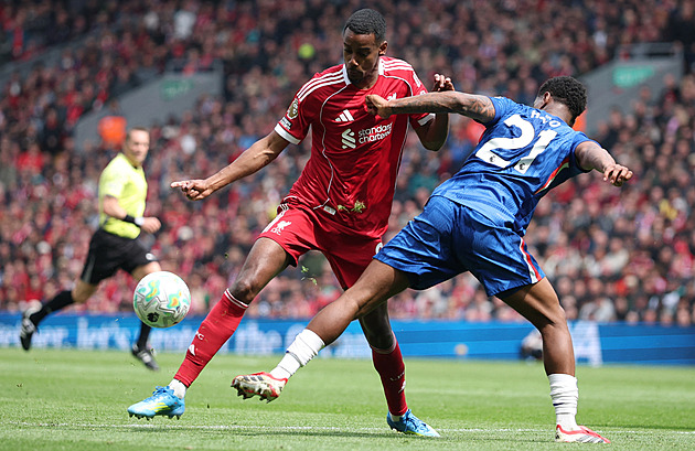 ONLINE: Liverpool remizoval s Chelsea. Sunderland uhrál s United bod. V akci City