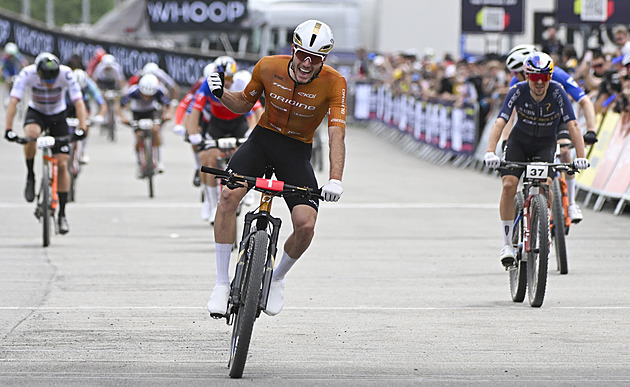 Short track na Vysočině vyhráli Azzaro a Pieterseová, Cink byl 31.