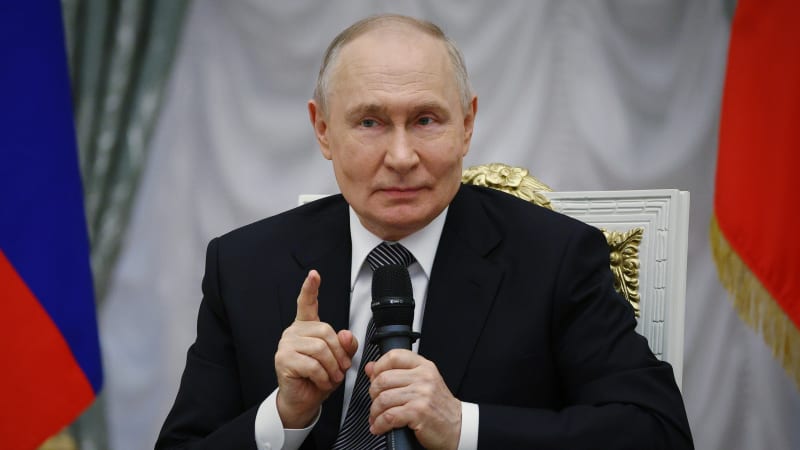 Putin nevyloučil podpis míru se Zelenským. Ten mu navrhuje osobní jednání