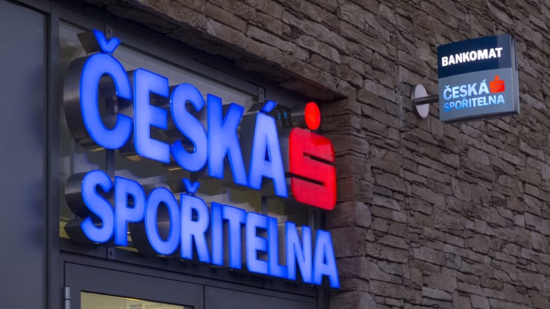 Velká odstávka v České spořitelně: Lidé se nedostanou do bankovnictví a nezadají platby