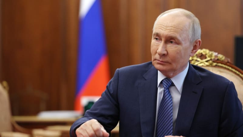 Putin dostává falešnou realitu z bojiště. Proto odmítá jednat o kompromisu, míní analytici