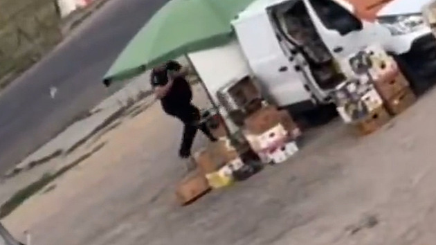 Dron v Chersonu lovil civilistu. Zastavte  ruské „safari“, apeluje Zelenskyj na svět