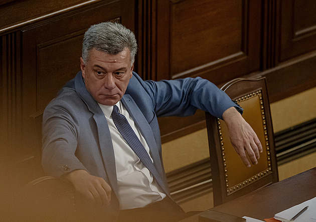 Ústavní soud zavalily stížnosti v bitcoinové kauze. Obrátili se na něj Blažek i Jiřikovský