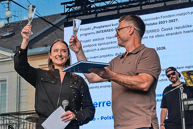 Bruntál má knihu o textilní minulosti, je zároveň originálním průvodcem ulicemi