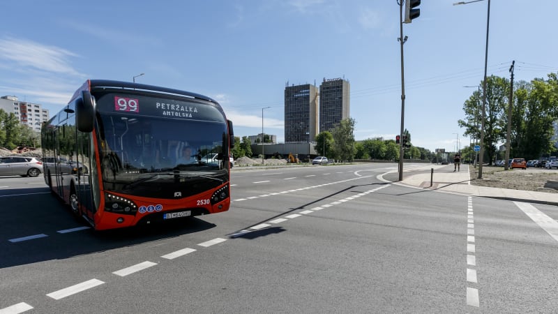 Bratislavská rarita: Z problémové křižovatky se stal virální kruháč. Řidiči jsou zmatení