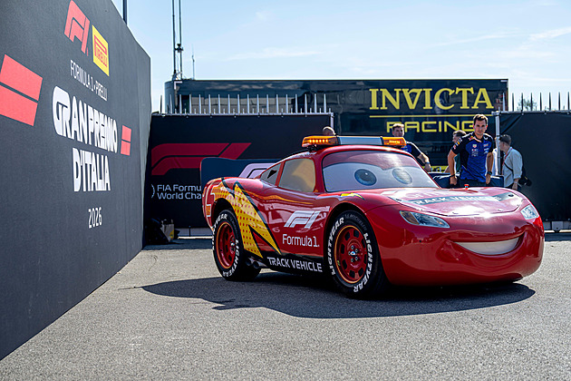 Blesk McQueen na formuli 1! Oblíbený filmový hrdina se projede po slavné Monze