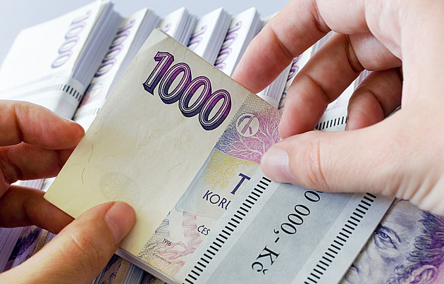 Většina Čechů odmítá schodek 389 miliard. U vládních voličů panuje rozkol