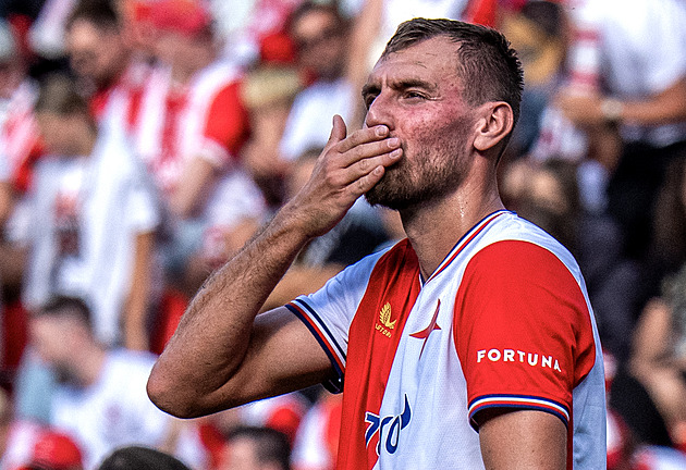 Slavia - Zbrojovka 4:0, mistr si pomohl penaltou, v závěru už to byla exhibice