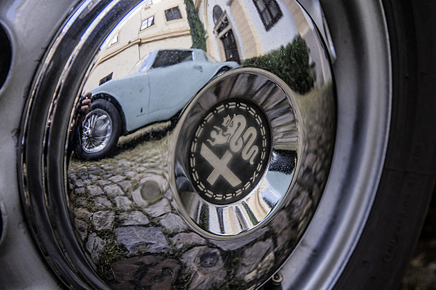 Italská elegance v srdci Prahy. Legenda Alfa Romeo dobyla Malou Stranu
