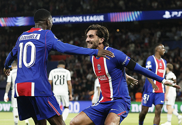 Torres řídil výhru obhájců z PSG nad Slovanem. V LM slavily Arsenal i Barcelona